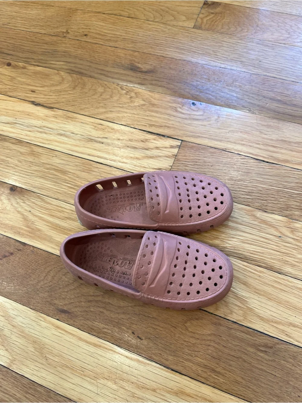 Kids Water Shoes Slip-On in Dusty Rose